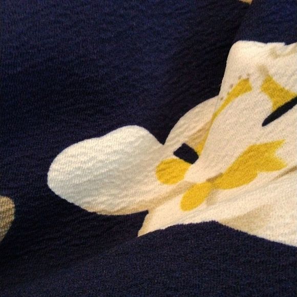 Homeyee Solid and Floral Dress - Picture 9 of 10